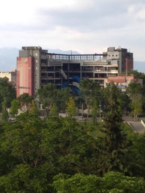 5 Tower Plaza